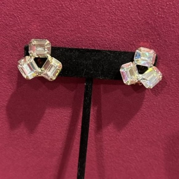 VTG Aurora Borealis Baguette Gold Tone Earrings - Picture 4 of 10